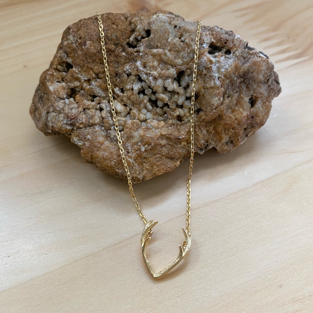 Classic Antler Pendant Necklace Gold